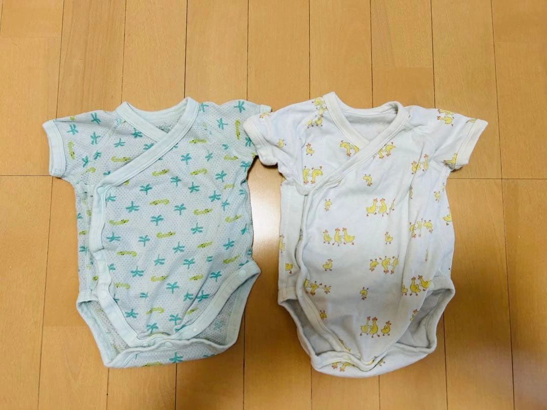 【ユニクロ】60cm コットンメッシュボディスーツ 肌着 4枚セットの写真4枚目