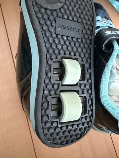 HEELYS(ヒーリーズ) · ローラーシューズの写真3枚目