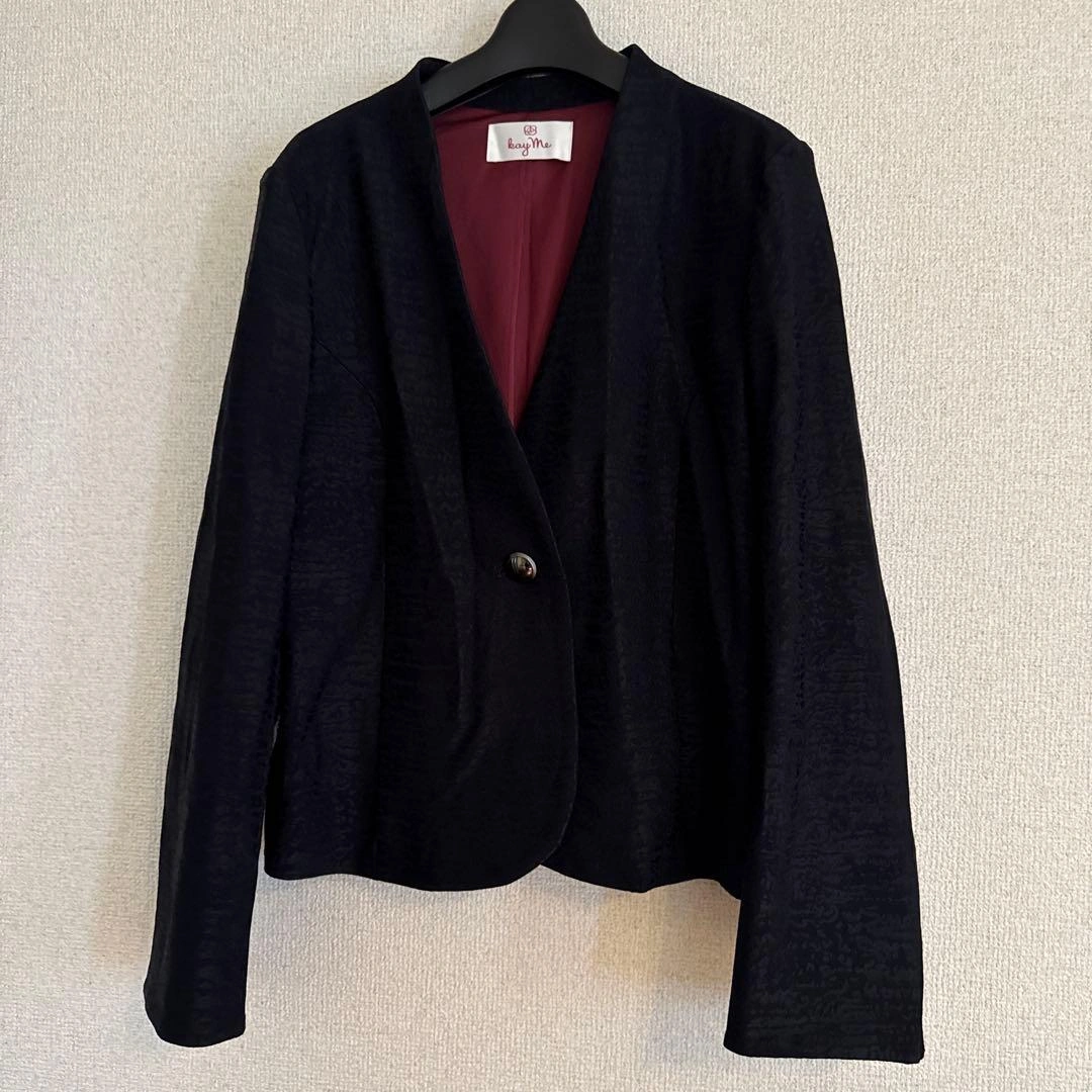美品ケイミー kayme ブラックジャカードノーカラージャケット 7号