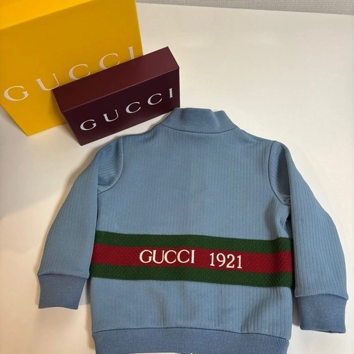 【超美品】GUCCI ジャケットの写真3枚目