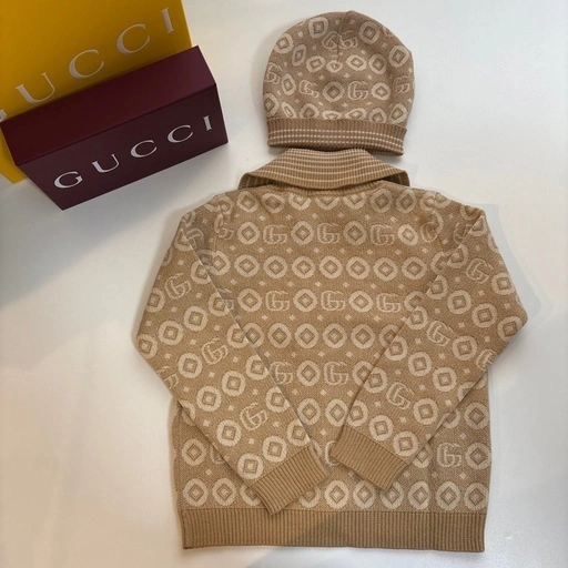 【新品タグ付き】 GUCCI カーディガン 帽子セットの写真2枚目