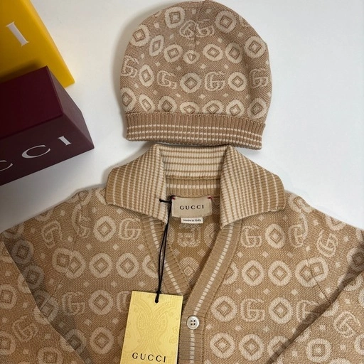 【新品タグ付き】 GUCCI カーディガン 帽子セットの写真4枚目