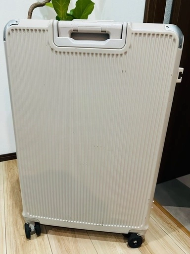 【美品】キャリーケース スーツケース 30インチの写真2枚目