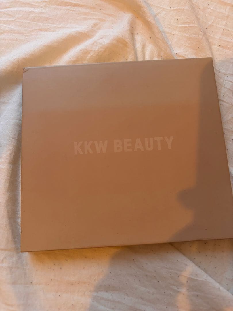 KKW BEAUTY 【大きい】ハイライトパウダー 4色セットの写真4枚目