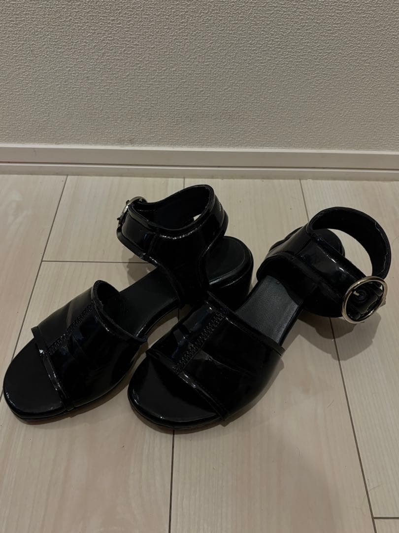 【正規店購入】MM6 マルジェラ エナメル サンダル 37.5(24-24.5)の写真2枚目