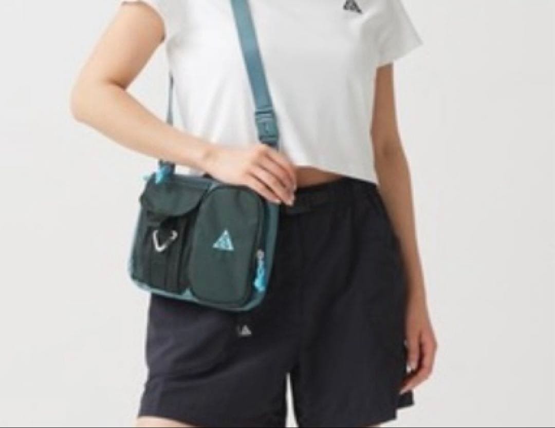 新品 ナイキ ACG クロスボディバッグ ショルダー ボディバッグ 肩掛けバッグの写真4枚目