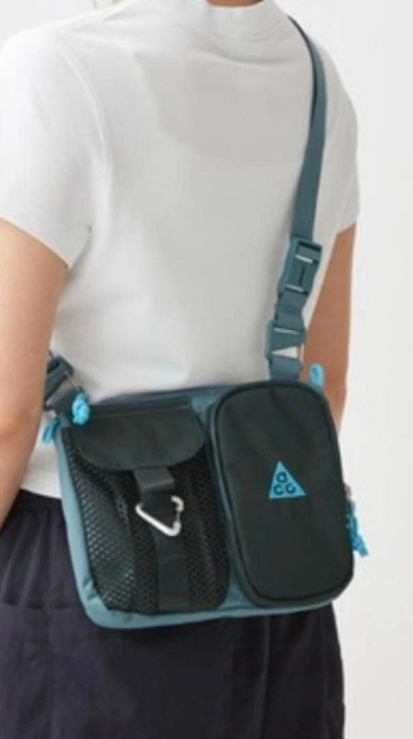 新品 ナイキ ACG クロスボディバッグ ショルダー ボディバッグ 肩掛けバッグの写真5枚目