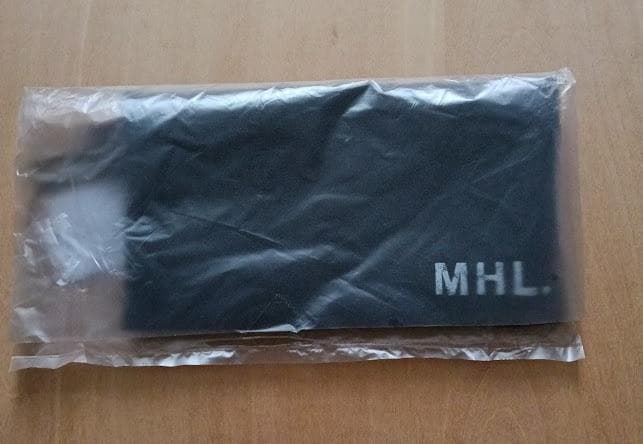 新品未開封 MHL. ポーチ ブラック 完売品の写真2枚目