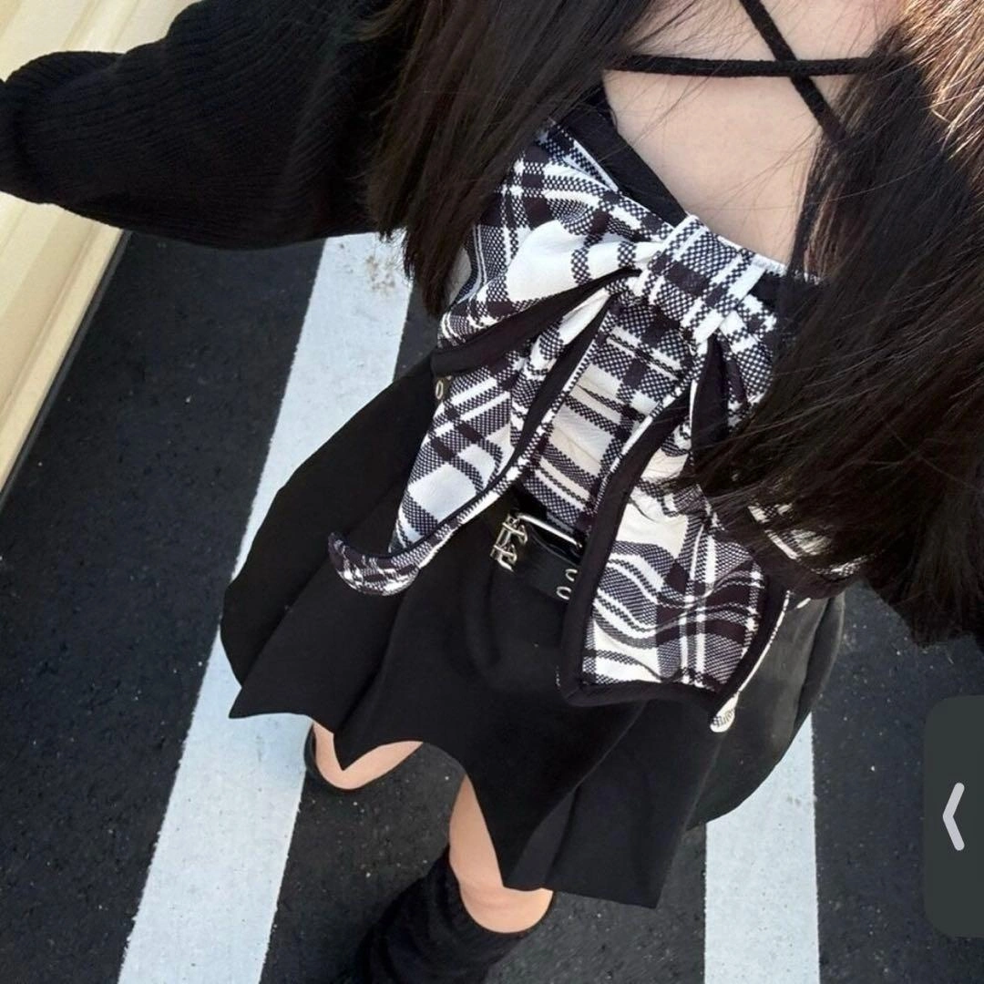リボン装飾付きストラップレスキャミソールの写真2枚目