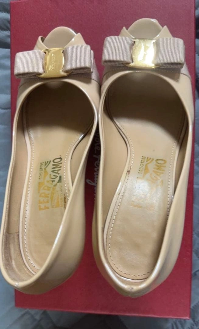 Salvatore Ferragamo ベージュ オープントゥ ハイヒール 6Bの写真6枚目