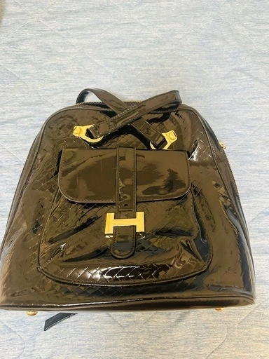 【美品】ブラック エナメル リュック レディース