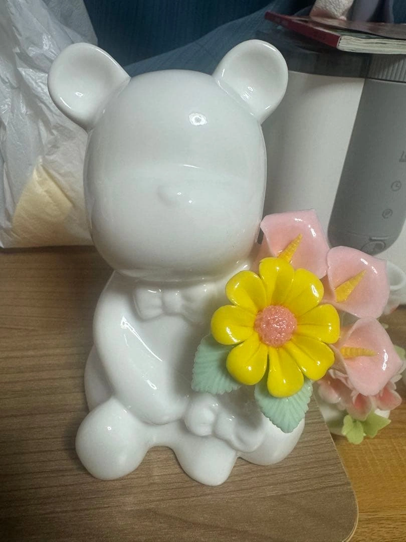 陶器 クマ型 置物 花の装飾付