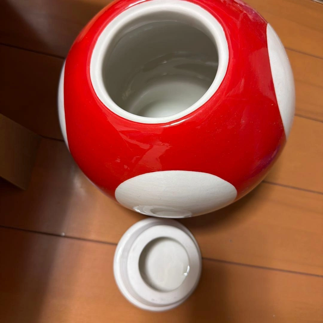 ニンテンドー スーパーキノコ 陶器製 蓋付き クッキー入りの写真2枚目