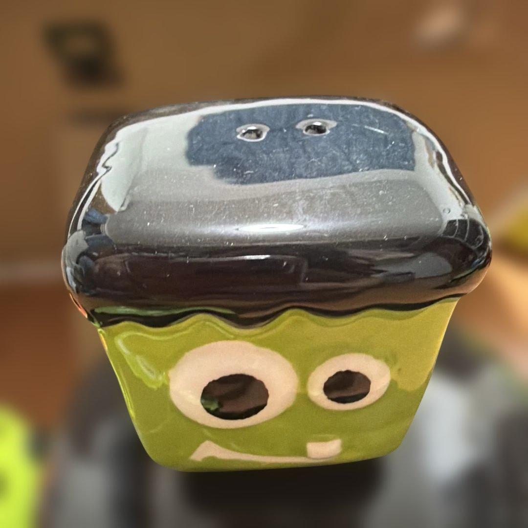 ハロウィン 陶器製 インテリア雑貨 フランケン4点セットの写真3枚目