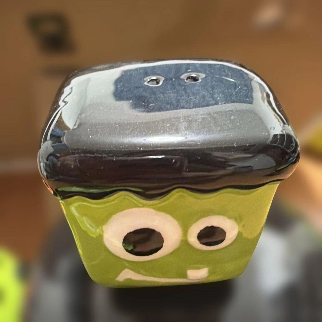ハロウィン 陶器製 インテリア雑貨 フランケン4点セットの写真3枚目