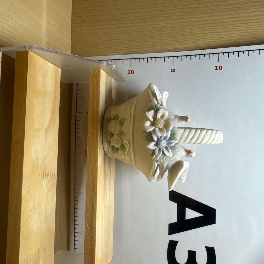 陶器製 バスケット型 置物 鳥と花