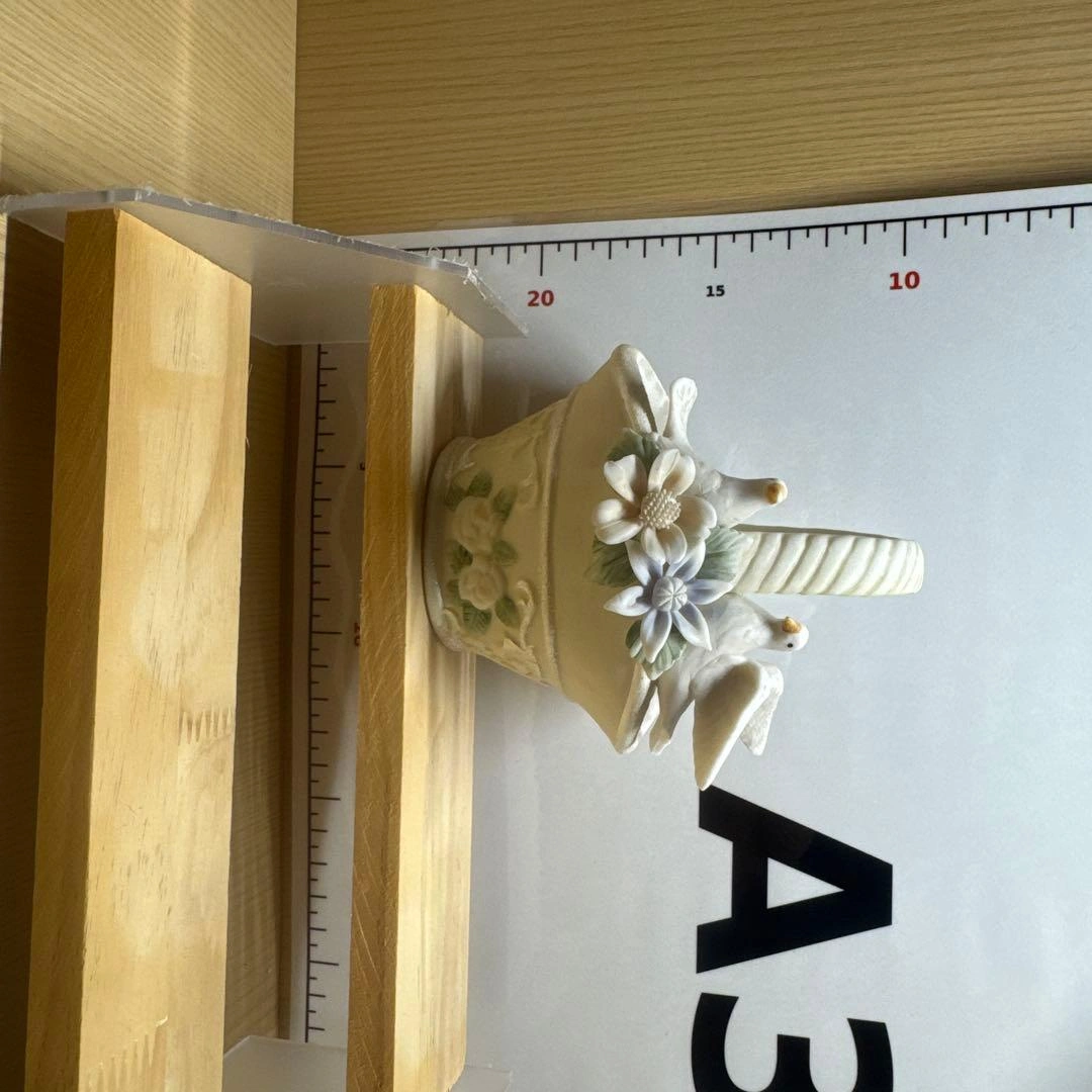 陶器製 バスケット型 置物 鳥と花