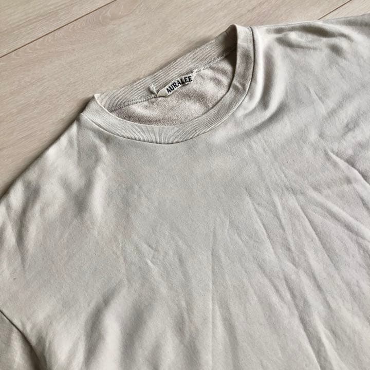 【値下】オーラリー AURALEE Tシャツの写真2枚目