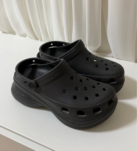 crocs クロックス 厚底サンダル W7 23cm ブラック 黒 プラットフォーム