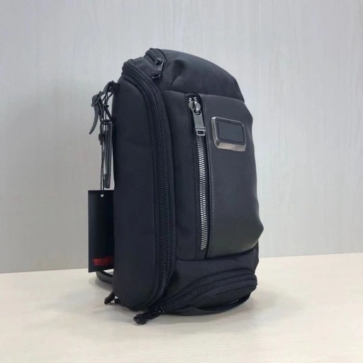 tumi クロスボディバッグ スリングバッグの写真2枚目
