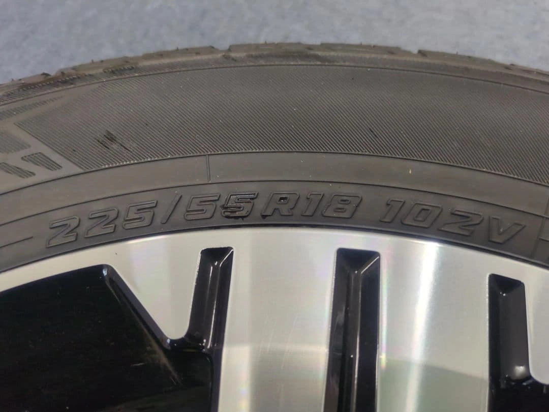 デリカD:5 純正18インチ 4本 YOKOHAMA ジオランダーG058 美品の写真4枚目
