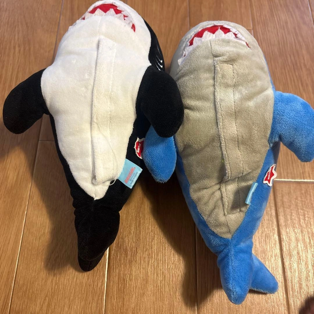 サメ ぬいぐるみ 2体セットの写真3枚目