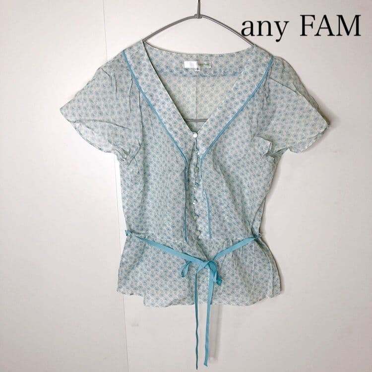 【最終値下げ！7月末掲示終了】any FAM 半袖 ブラウス 花柄 ライトブルー