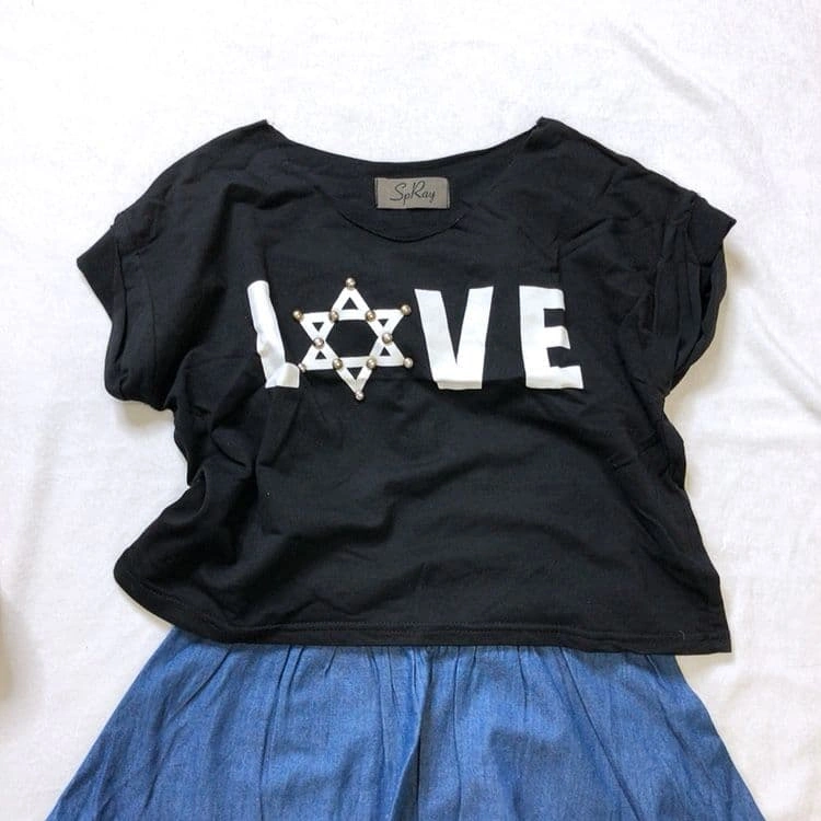 【最終値下げ!7月末掲示終了】SpRay LOVE ロゴ スタッズ 半袖Tシャツの写真2枚目