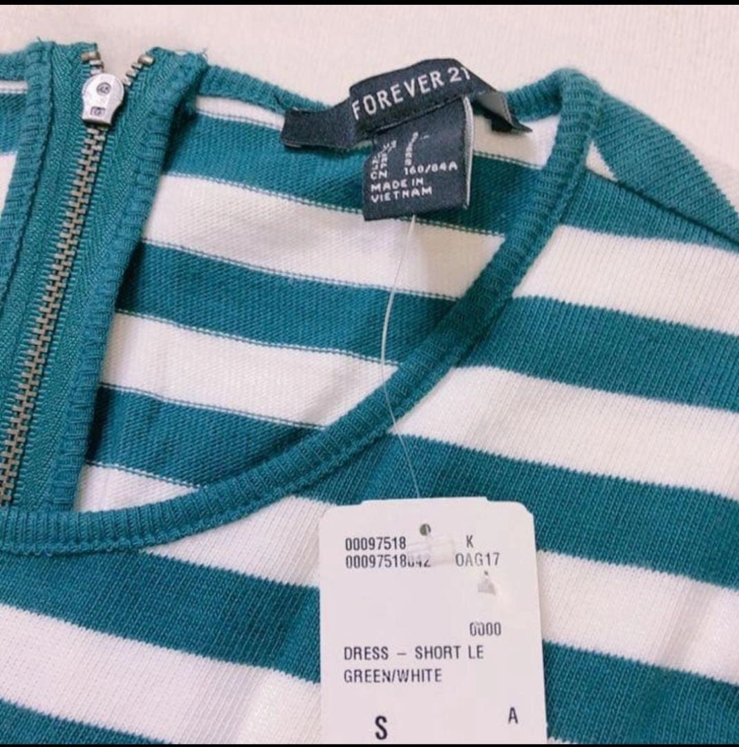 FOREVER 21 ボーダー ミニワンピース 半袖の写真3枚目