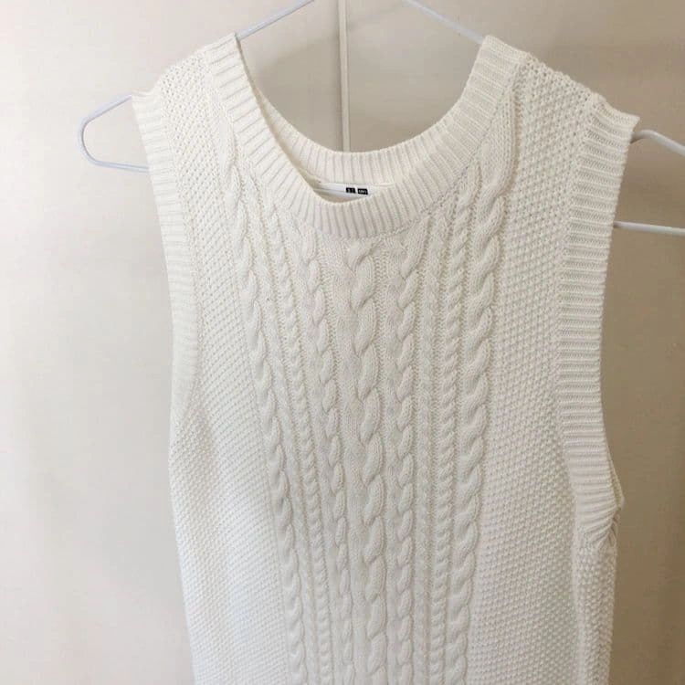 UNIQLO ケーブル編み ノースリーブ ニット ホワイトの写真2枚目