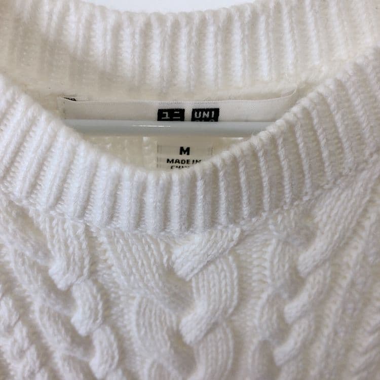 UNIQLO ケーブル編み ノースリーブ ニット ホワイトの写真5枚目