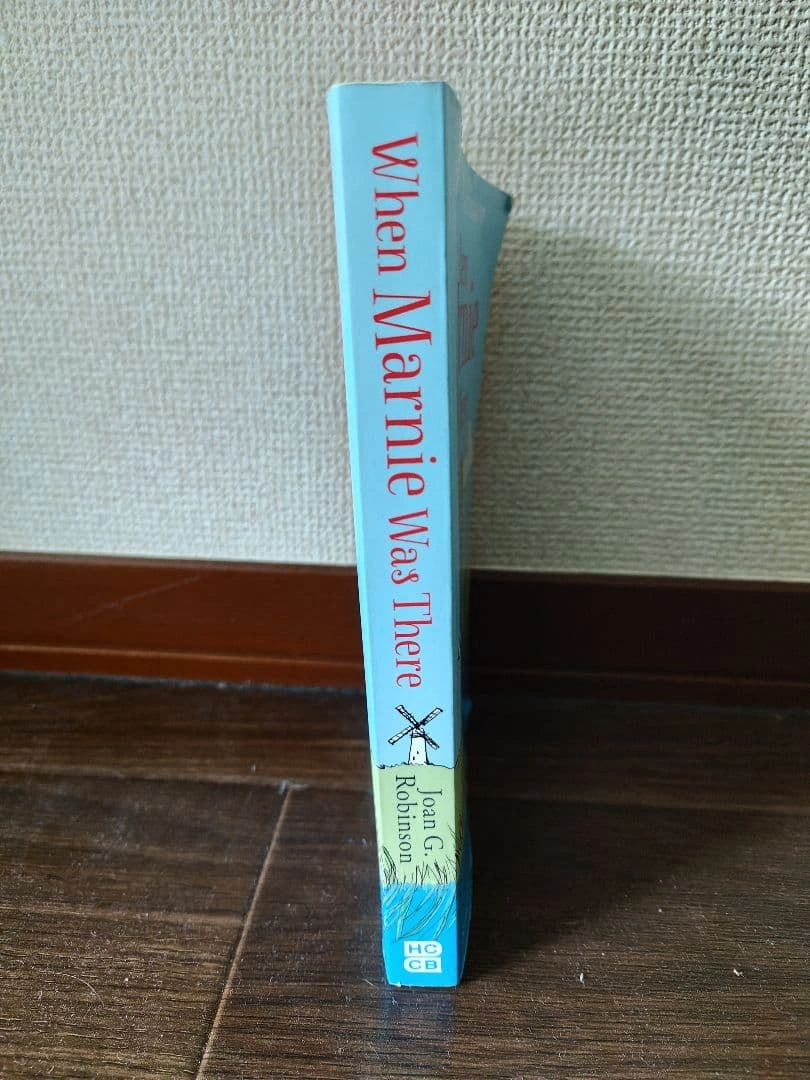 When Marnie Was There 洋書の写真3枚目