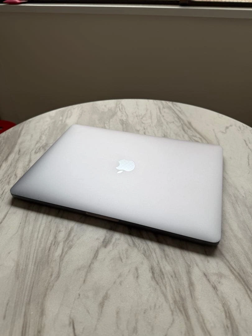 Apple MacBookPro 2019 本体
