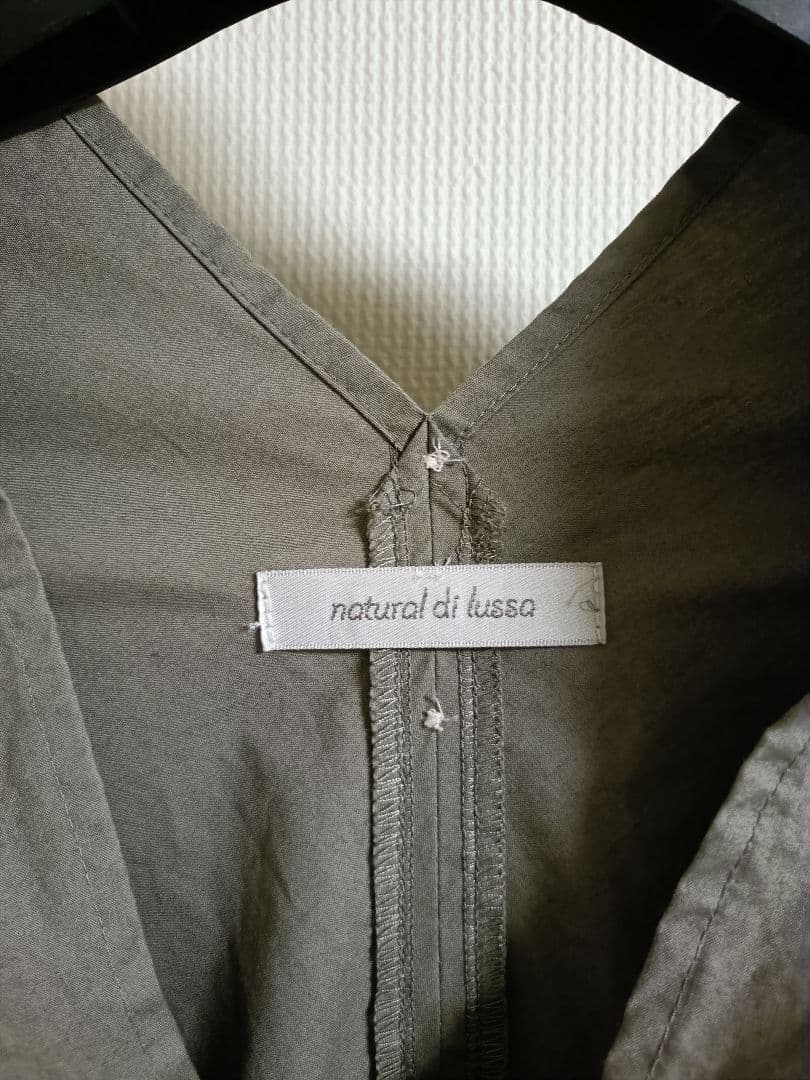 natural di lussa 長袖 ブラウス 日本製　カーキ　綿100%の写真3枚目