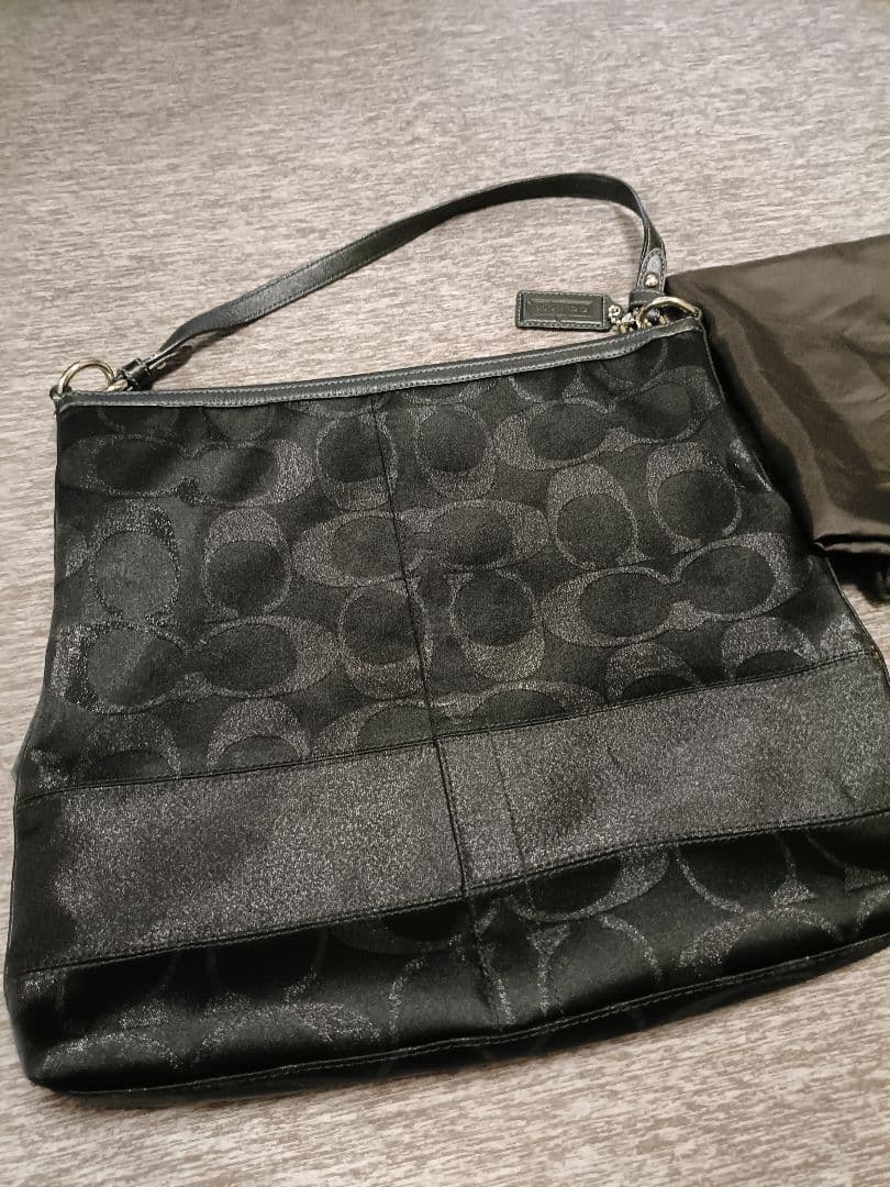 コーチ COACH　シグネチャー　ショルダーバック　ハンドバッグの写真2枚目