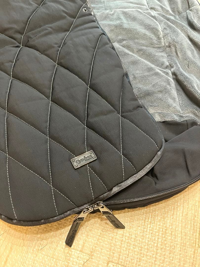 【美品】cybex サイベックスプラチナムフットマフ ブラックの写真4枚目