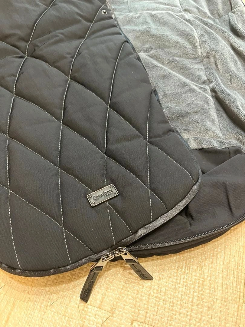 【美品】cybex サイベックスプラチナムフットマフ ブラックの写真4枚目