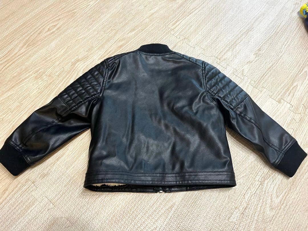 H&M フェイクレザー ボンバージャケット ブラックの写真2枚目
