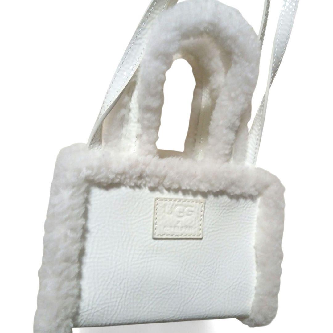 UGG × TELFAR ミニトートバッグ ホワイト 2WAY シープスキンの写真2枚目