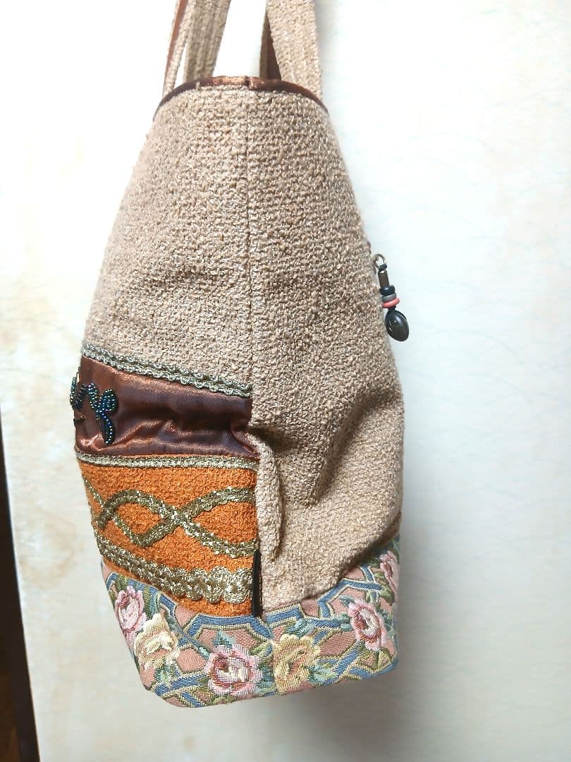 Think Bee! シンクビー トートバッグ ビーズ刺繍 花柄 ゴブラン風の写真3枚目