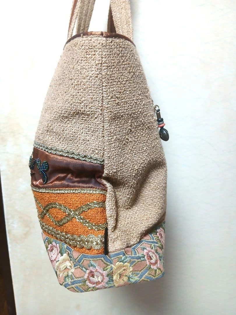 Think Bee! シンクビー トートバッグ ビーズ刺繍 花柄 ゴブラン風の写真3枚目