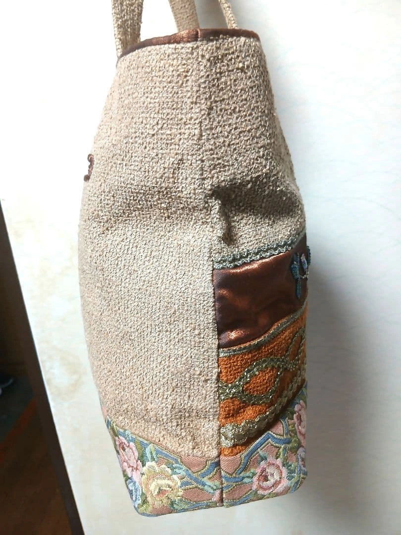 Think Bee! シンクビー トートバッグ ビーズ刺繍 花柄 ゴブラン風の写真4枚目