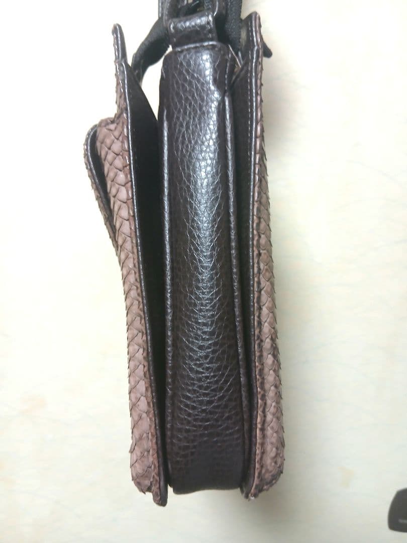 パイソン 本革 MALOCK.M 刻印 ショルダーバッグ ブラウン タッセルの写真4枚目