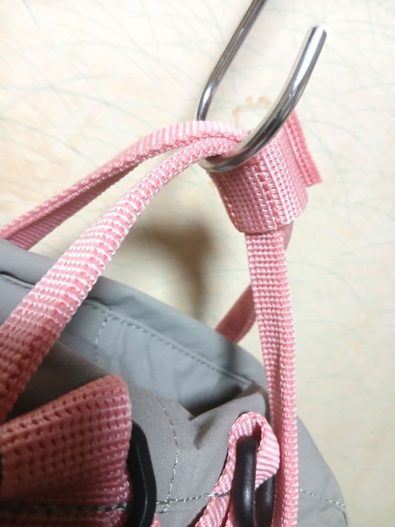 FJALLRAVEN カンケン Mini 7L Fog Pink グレー×ピンクの写真9枚目