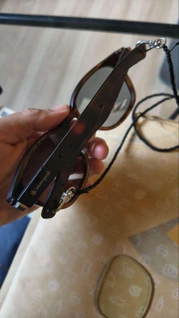 自動調光レンズのみ JINS × Snow Peak SUNGLASSESの写真3枚目