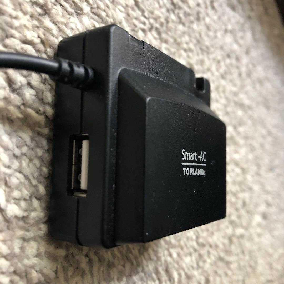 USB-AC充電器 スマホ・タブレット対応 TOPLAND 高速充電の写真2枚目