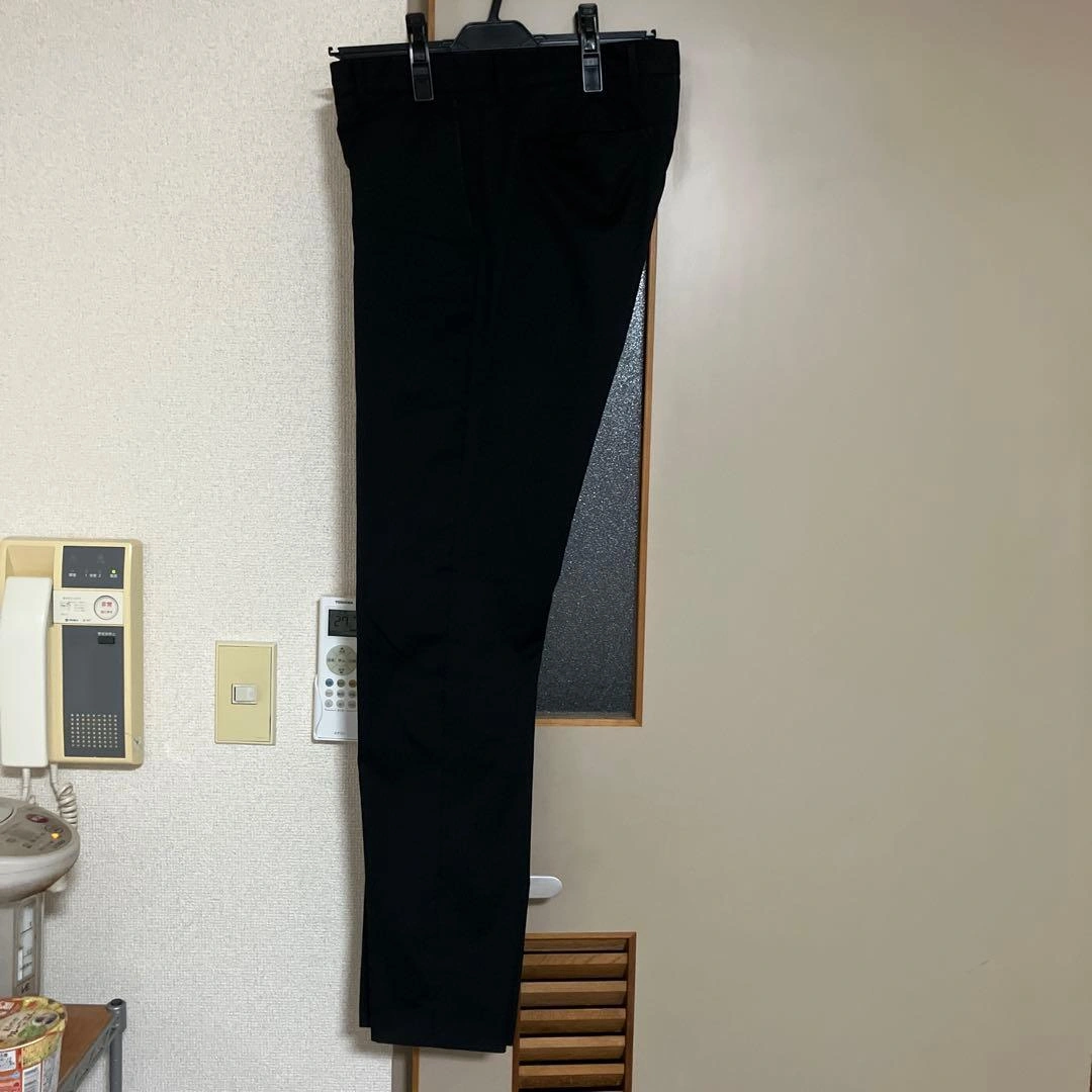 バーニーズ ニューヨーク メンズ スラックス パンツ ブラックの写真2枚目