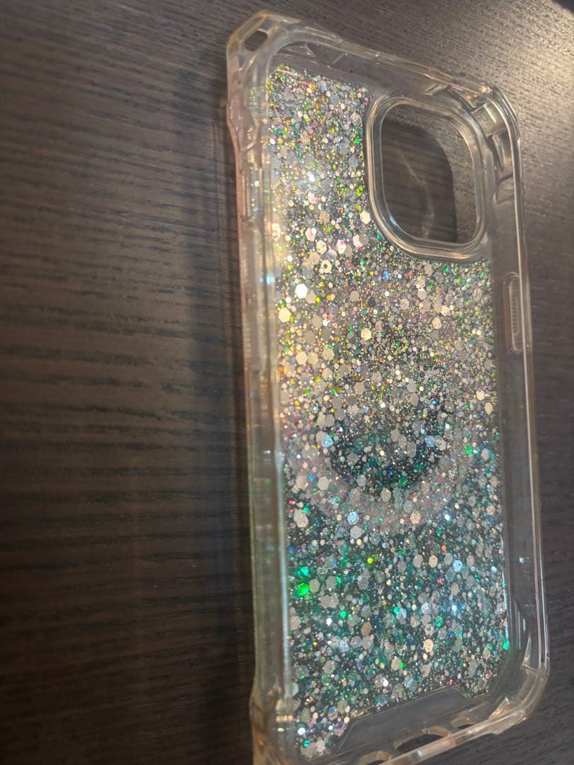 iPhone15用 グリッターケース ホルダー付きの写真3枚目