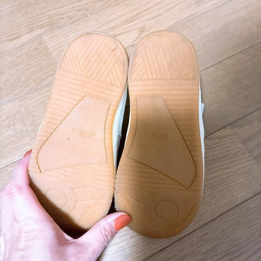 ZARA ベビースニーカー 白 16cm 17cm 26サイズの写真4枚目