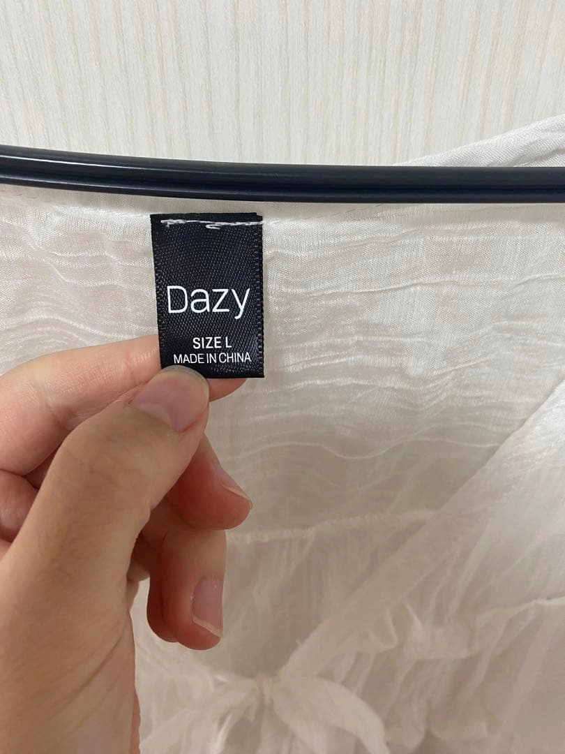 Dazy ホワイト 長袖 シアーブラウス Lサイズの写真3枚目